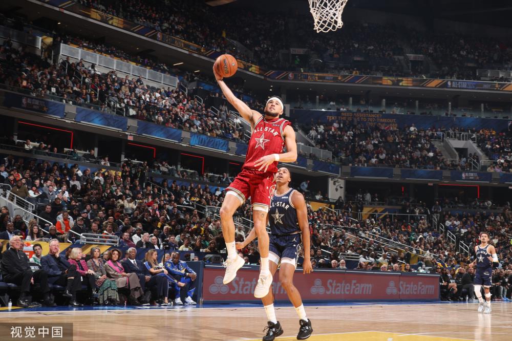 他展现出阅 他展现出阅