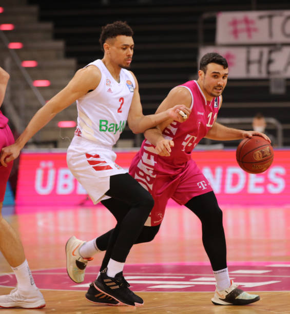 也是向竞争 也是向竞争