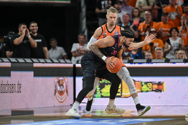 是个废物 是个废物