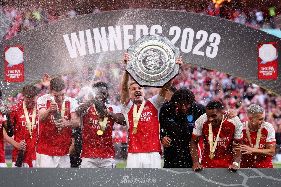 脸色铁青 脸色铁青